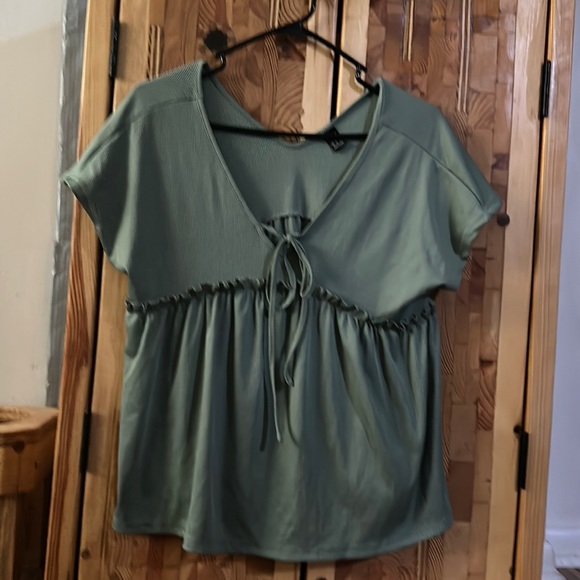 Size medium green SHEIN dress shirt - Picture 1 of 2